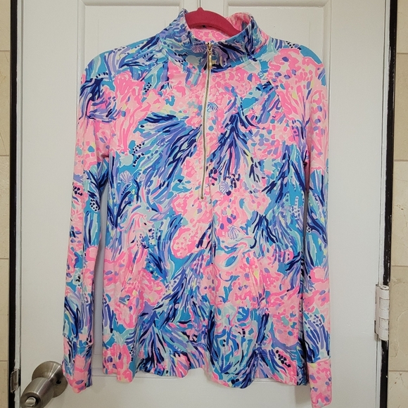 Lilly pulitzer UPF 50+ Skipper Popover in Periwinkle. - Picture 2 of 11